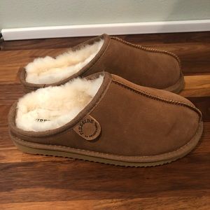 Dearfoams Fireside Shearling Clog Slipper
